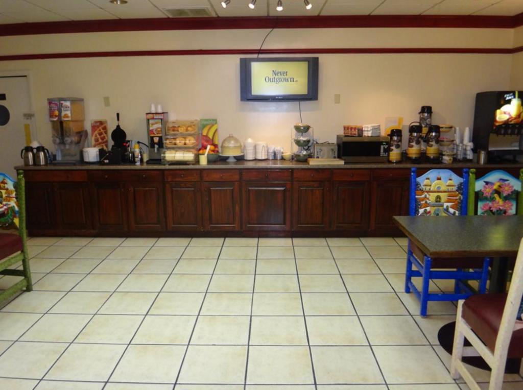 Quality Inn & Suites York Buitenkant foto
