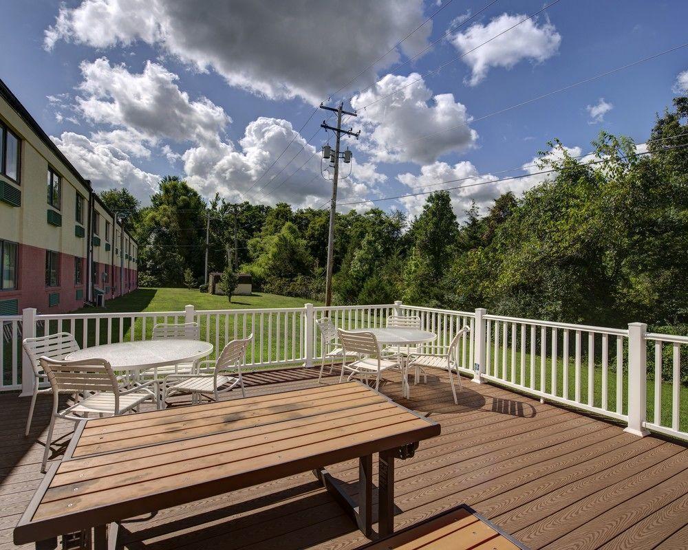 Quality Inn & Suites York Buitenkant foto